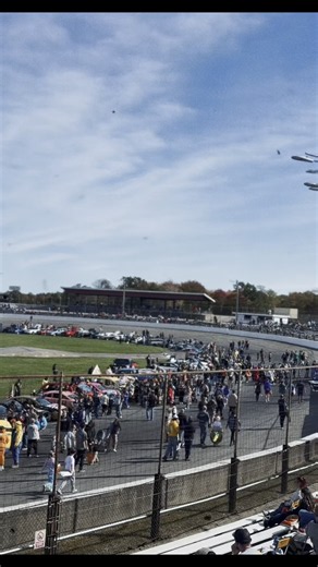 Halloween came EARLY at Seekonk Speedway! 🎃👻 From smashing pumpkins to unforgettable thrills, what a DAY at the Action Track of the East💥🏁 A HUGE thank you to all the incredible fans who packed the stands and made this year’s sold-out Pumpkin Smash one for the books! We couldn’t do it without YOU! 🧡 #SeekonkSpeedway #PumpkinSmash #ThrillShow #HalloweenFun #ThankYouFans #EarlyHalloween #FamilyFun