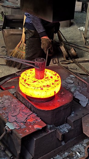 Inside the forging factory The Art Behind Heavy Forging #manufacture #forging #process #blacksmith