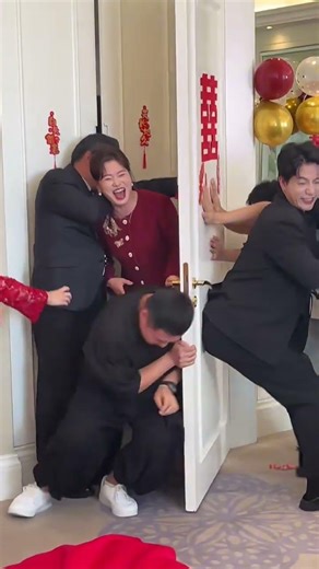 Funny Wedding Door Game 😂 | Bride’s Family vs Groom’s Friends #wedding #shorts