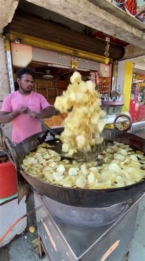 Superfast Ranjeet Anna Making Kerala Style Potato Chips | Indian Street Food | Indian Food Mania