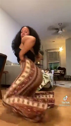 Big ass Latina Nude Twerking