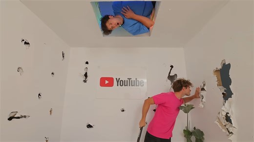 Watch how he figured out where the secret rooms were hidden