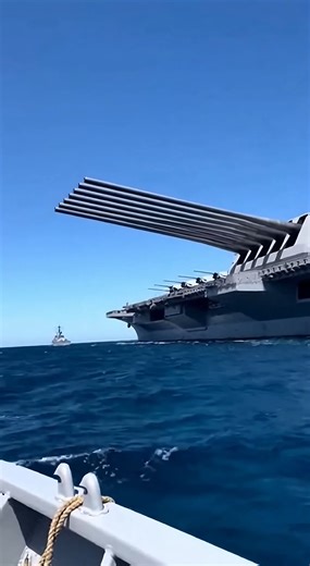 Witness the raw power! 🌊💥 Watch as this futuristic mega-warship locks onto its target and unleashes a massive, coordinated blue energy barrage. The sheer scale of that explosion is absolutely unreal! If you were the captain of this absolute beast of a ship, what would you name it? Let me know your most creative ship names in the comments below! 👇💬 Make sure to LIKE and FOLLOW for more epic cinematic action! 🎥✨ #usnavy #battleship #aircraftcarrier #navalwarfare #military #warship #heavyartil