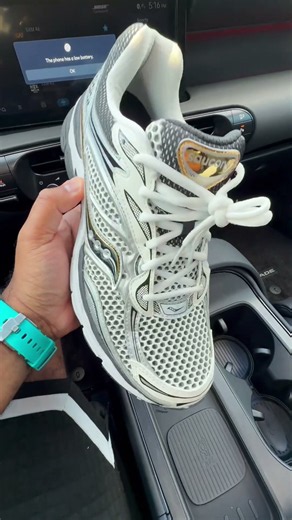 Saucony Progrid Omni 9 sneakers #saucony #sauconyomni9 #sneakers #bfcm #tiktokshopblackfriday