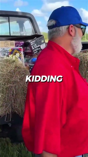 Cleetus & Squirrel Buy Fireworks from Freedom Frank 😭 #cleetusmcfarland #viral #shorts #fireworks