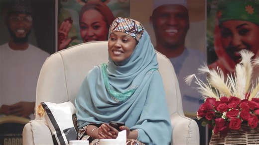📣 SABON TSARI, SABON KALLO.. Hadiza Gabon Talk Show ya koma sabon wuri, kuma wannan karon mun zo da live audience 🎤✨ Ba kallo kawai ba — ➡️ Za ka iya zama ka kalla ➡️ Za ka iya yin tambaya kai tsaye idan kana da ita ➡️ Za ka ji, za ka koya, za ka yi sharing ra’ayi Wannan ba hira ba ce kawai, experience ne! Ku zo mu haɗu, mu tattauna, mu gina tunani tare 💬🔥 📍 Hadiza Gabon Talk Show 🎬 New Location | Live Audience | Real Questions #HadizaGabonTalkShow #LiveAudience #TambayaKaiTsaye #RealTalk 