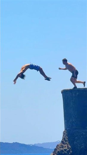 SENDS IN SANTORINI GREECE
