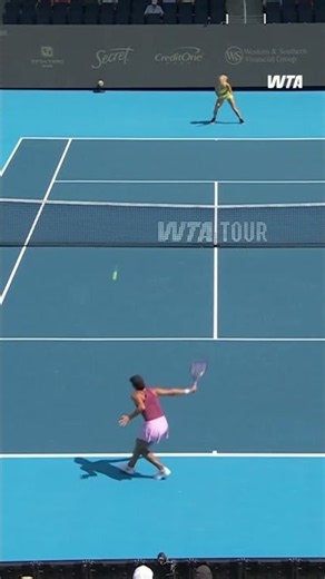 Getting to EVERYTHING 👏 Madison Keys is in control against Siniakova in Cincy! #CincyTennis