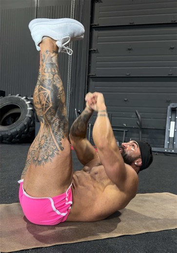 MORNING CORE ROUTINE!⤵️SAVE & TRY!👍 -Crunches: 50 Reps -Reverse Crunches: 30 Reps -Toe Touches: 30 Reps -Ab Vaccums: 10 Reps -Plank: 1 Minute Hold DO ON A FASTED STOMACH EVERYDAY FOR A SNATCHED WAIST!⌛️