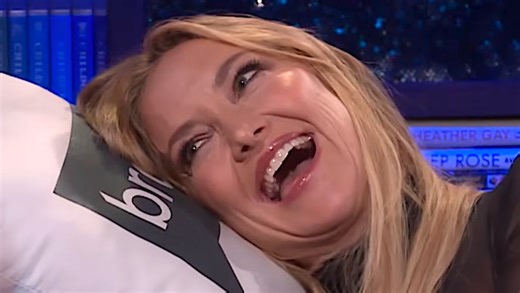 Why do singers’ legs look SO shiny on stage?