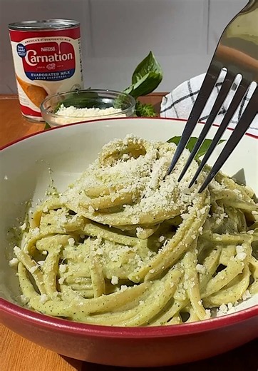 Dinner in 30 minutes? Say less! This creamy zucchini pasta with Carnation Evaporated Milk is calling your name for an easy weeknight dinner! 😉 #creamypasta #zucchini #weeknightdinner #easymeals #carnationmilk Creamy Basil Zucchini Pasta Serves 6 (we made a half batch for the video) Ingredients ¼ cup olive oil 1 small sweet onion, minced (about 1 cup) 3 cups of diced zucchini (about 2-3) 1 teaspoon salt ¼ teaspoon black pepper 5 garlic cloves, minced 16oz of long pasta such as spaghetti, fettucc