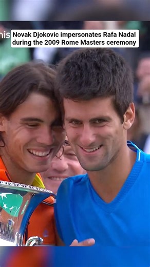 Novak Djokovic impersonates Nadal during the 2009 Rome ceremony 🤣 (🎥 @ATPTour @tennistv)