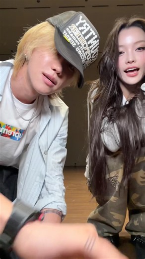 #singasong with #IROHA #ILLIT #아일릿 @ILLIT_official #V8