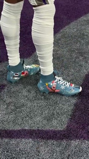 Isaiah Rodgers Light Up Cleats 🔥