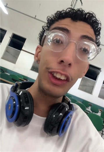 Primeiro dia na faculdade: vlog do primeiro dia de aula