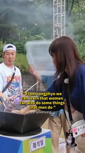 I saw Jaesuk looking worried when he saw Jihyo near the fire but Jihyo stayed close to the fire and helped light the fire... and jihyo held the charcoal in her hand ( wear gloves ) at that time the fire was already growing... @Running Man @송지효 RunningMan Ep714 #songjihyo #runningman #송지효 #sbsrunningman #fyp