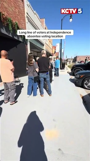 Long line of absentee voters in Independence
