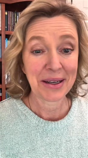 🌿 Got a sensitive mouth? Tired of toothpaste that stings, burns, or leaves you wondering what’s actually in it? Say hello to Fresh Citrus Tooth Powder 👋 Formulated by a holistic dentist, it’s fluoride-free, SLS-free, and made with clean ingredients that support enamel and feel amazing. ✅ Great for ingredient-conscious adults ✅ Gentle on sensitive mouths ✅ Light citrus taste — no mint overload 💬 “It’s the first thing I’ve used that doesn’t cause irritation.” Support your smile the safe way. Cl