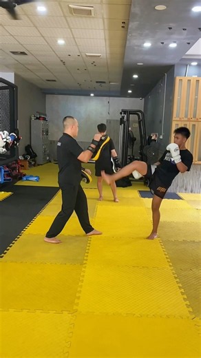 Workout MMA #shorts #viral #youtube #motivation #monster #fitness #sports #gym #boxing #youtuber