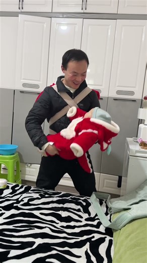 First-time dad! Family, what do you think? Am I doing a good job? #DadTakingChildren