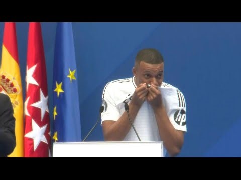 Mbappé ficará afastado por pelo menos três semanas devido a uma entorse no joelho esquerdo | AFP