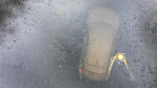 Nissan Juke found submerged in River Avon leaves locals confused