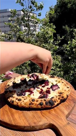 2 Pizzas at Once? 🔥 Easy Neapolitan Pizza with Pizza Party Emozione 🍕🇮🇹