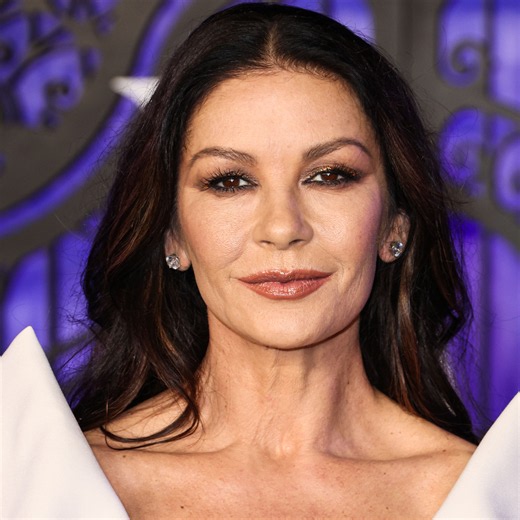 Fans React To Catherine Zeta-Jones’ ‘Sad’ Transformation Afte...