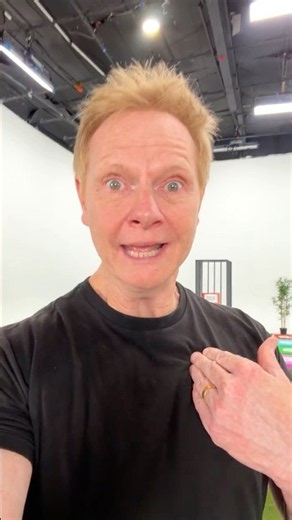 Pass The Phone📲 (YouTuber Edition)