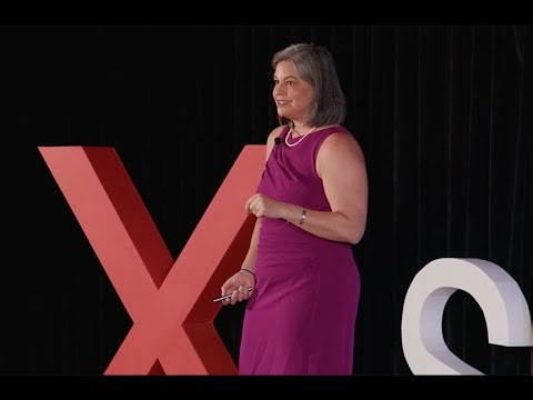 How to rethink leadership for the next generation | Lorraine Connell | TEDxSNHU