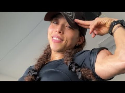 Carolyne Marquez/shreddedgains.com/EMS (electric muscle stimulation)Goddess suits link below/ chat