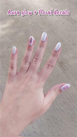 Pearl Chrome + Floral Decals: The perfect Spring set ✨ #nailart #shortscreator #uñas #fypシ゚viral