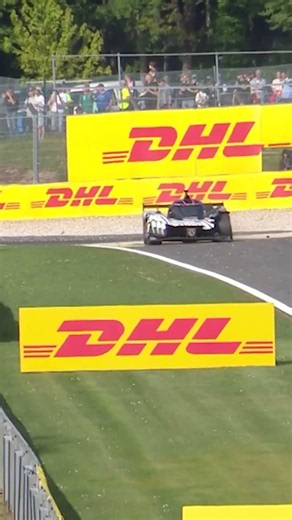 Pole Sitter OUT Through No Fault of His Own 😢