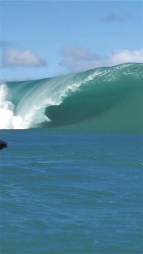 🔴 Teahupo'o Going Code Red 🔴