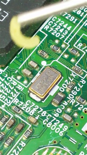 THIS GOLD “PEAS” STOPPED THE TV 😳✨ | LG SMART TV FIX #shortsfeed #repair #shortvideo #shorts #viral