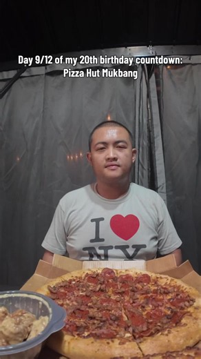 Pizza Hut Mukbang: Day 9 of My 20th Birthday Countdown