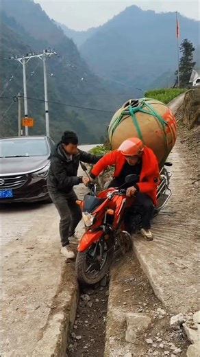 A Small Moment That Changed a Bike Rider’s Day 🥹🏍️ #trending #bike #shortvideo