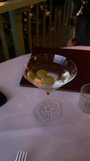 IDA GIANCOLA on Instagram: "Getting NYE ready with @poshmark ✨✨✨"