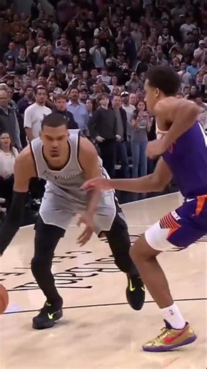 THE ALIEN HAS LANDED 👽