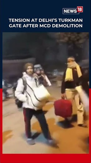 Delhi: Illegal Encroachment Near Mosque Removed, Protesters Throw Stones At Cops And MCD Team | N18S