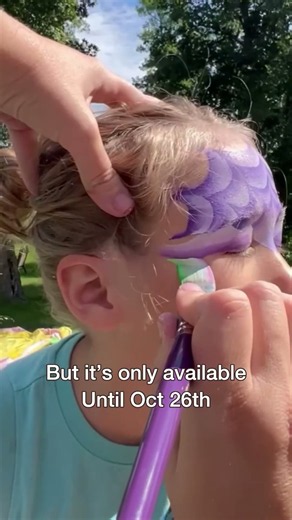 Watch This Halloween Face Paint Design Come to Life! Halloween face painting is so fun! #spooky