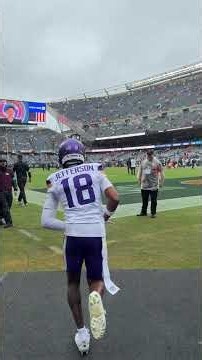 Justin Jefferson hits the field in Chicago