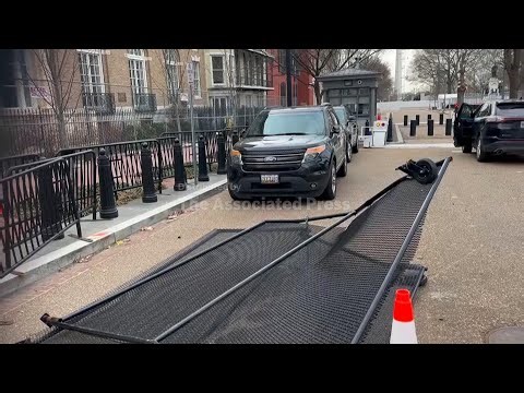 Vehicle crashes through White House barrier, investigation underway