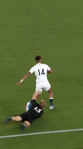 Manu Tuilagi finishes off an incredible try against the All Blacks 🤩 #englandrugby #rugby