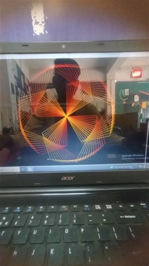 Python Turtle में Rainbow Color Changing Square Spiral 🌈 | Hypnotic Animation