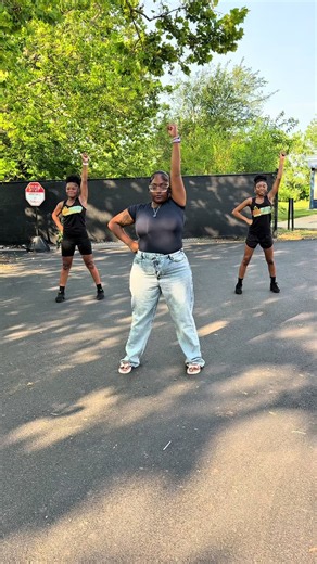EliteDRIP started training in Stomp and Shake today. These girls will be well versed in everything! They will also be in their own lane because we’re literally building it from scratch. S/o to Coach Payton and Coach Ci for coming in and getting the girls together. You ladies are AWESOME 📣 #majorette #stompandshake