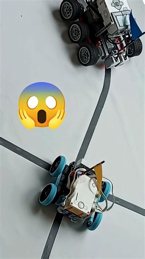 SPIKE Prime Dodges EV3 6x6 Collision — Line Follower Nightmare