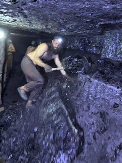 underground back diamond Mining ⛏️ #gemstonemining #blackdimond #blackgold #coalmining #hiddentreasures