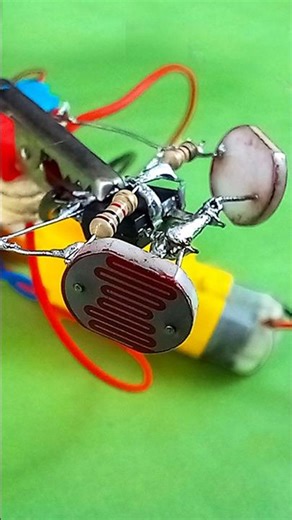 How to make Solar Tracker System | Solar Tracker Mini Project