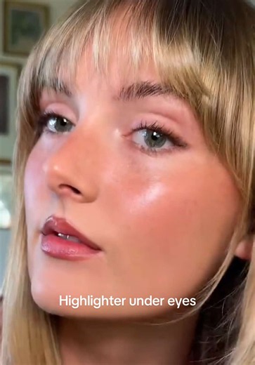 TRY IT! Highlighter under the eyes is the best primer & will transform your makeup routine #highlighter